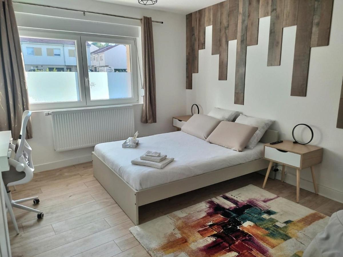 Ch Privee 18M - Canape - Netflix - Appart 120M Woippy Bagian luar foto